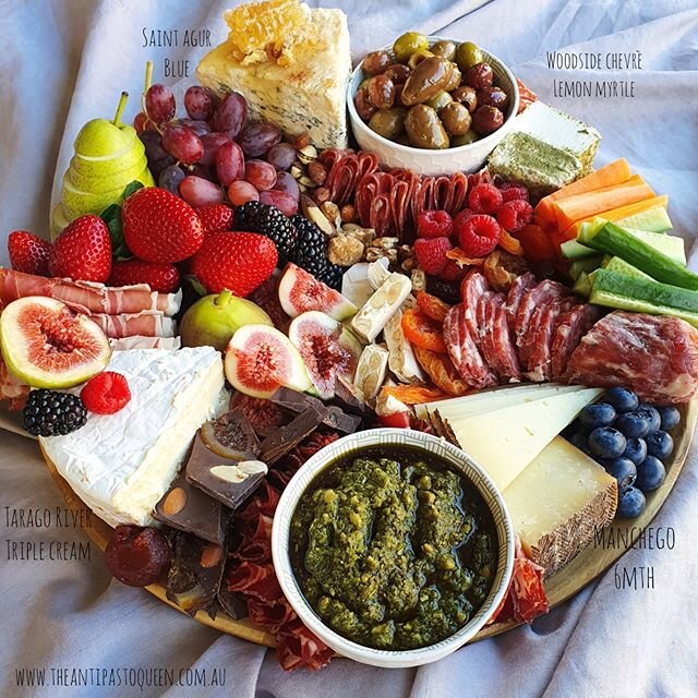 Hello Pretty!! Weekend is nearly here,
 but 1st,
 Friday  grazing is on the agenda

Loving this creation I put together this morning.
.
.
.
.
.
#corporatecatering #charcuterie
#grazingplatter #grazing 
#teambuilding #teammeeting
#Antipasto #Antipasto