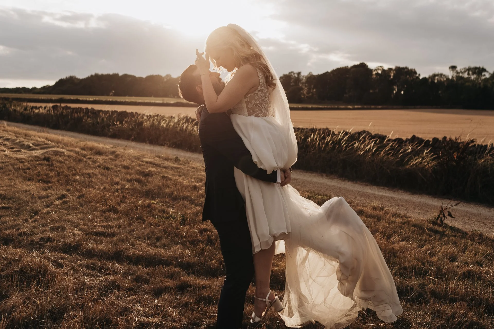 Cotswold wedding photographer-114.jpg