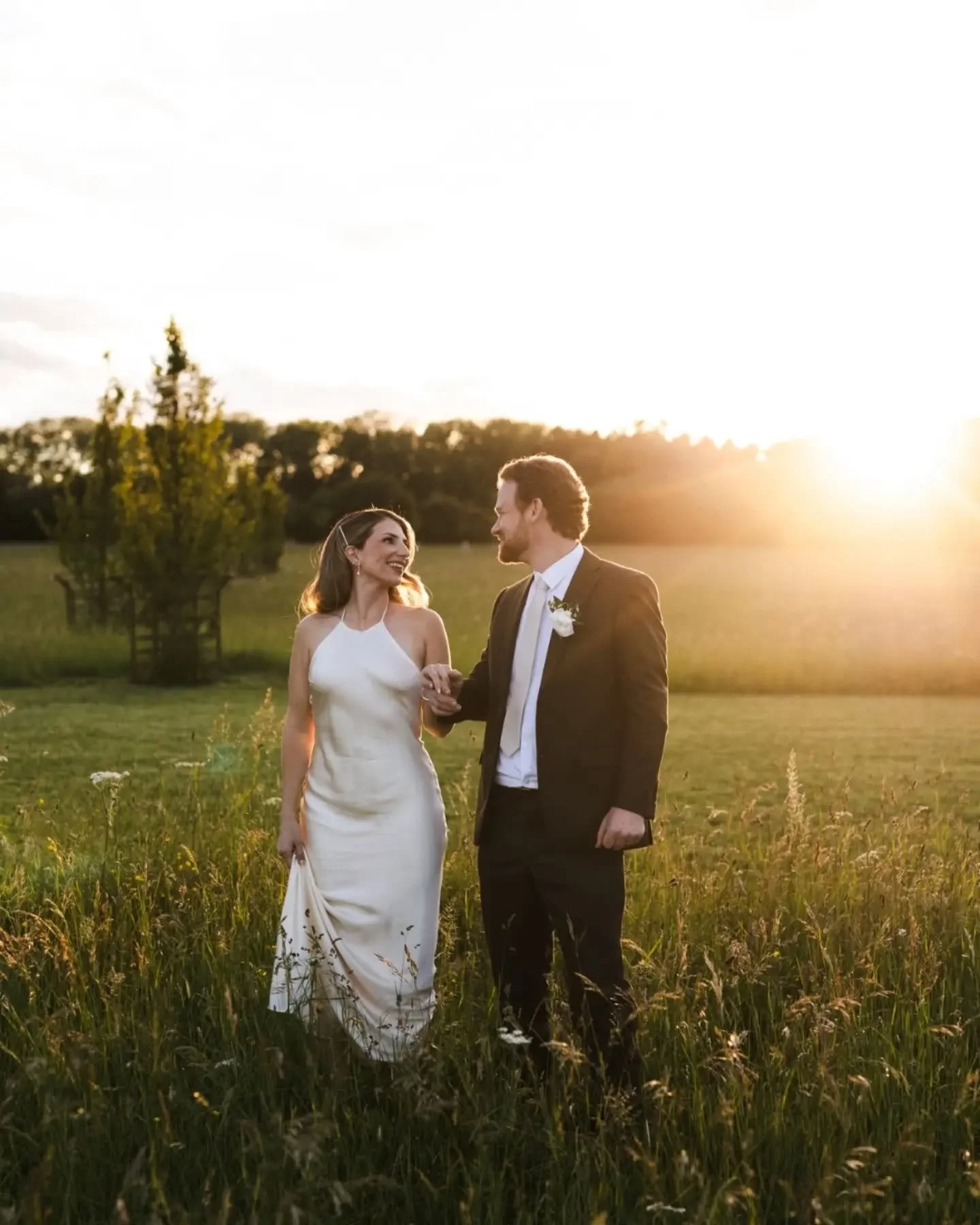 Becca and Ben

Cripps Barn

@beccaelysia 

Venue @crippsbarn 
Dress @missstellayork @lilibridals 
DJ @dj_i.am.will
Flowers @go_wild_flowers 
Planner @behind.the.scenes_evweddings @elizabeth_victoria_weddings 
Stationary @alittlebrushuk
Make-up @amyro