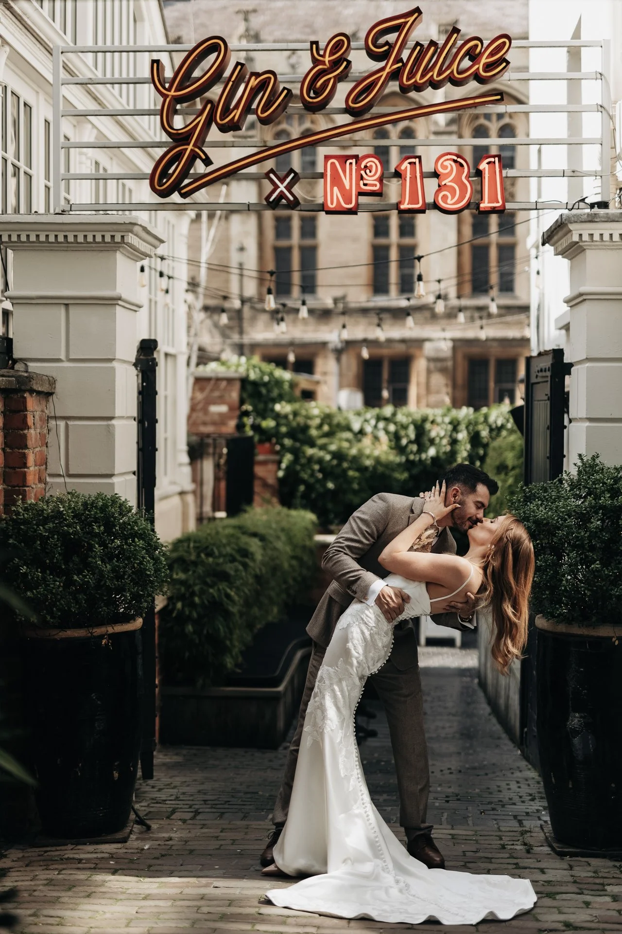 Cotswold wedding photographer-112.jpg
