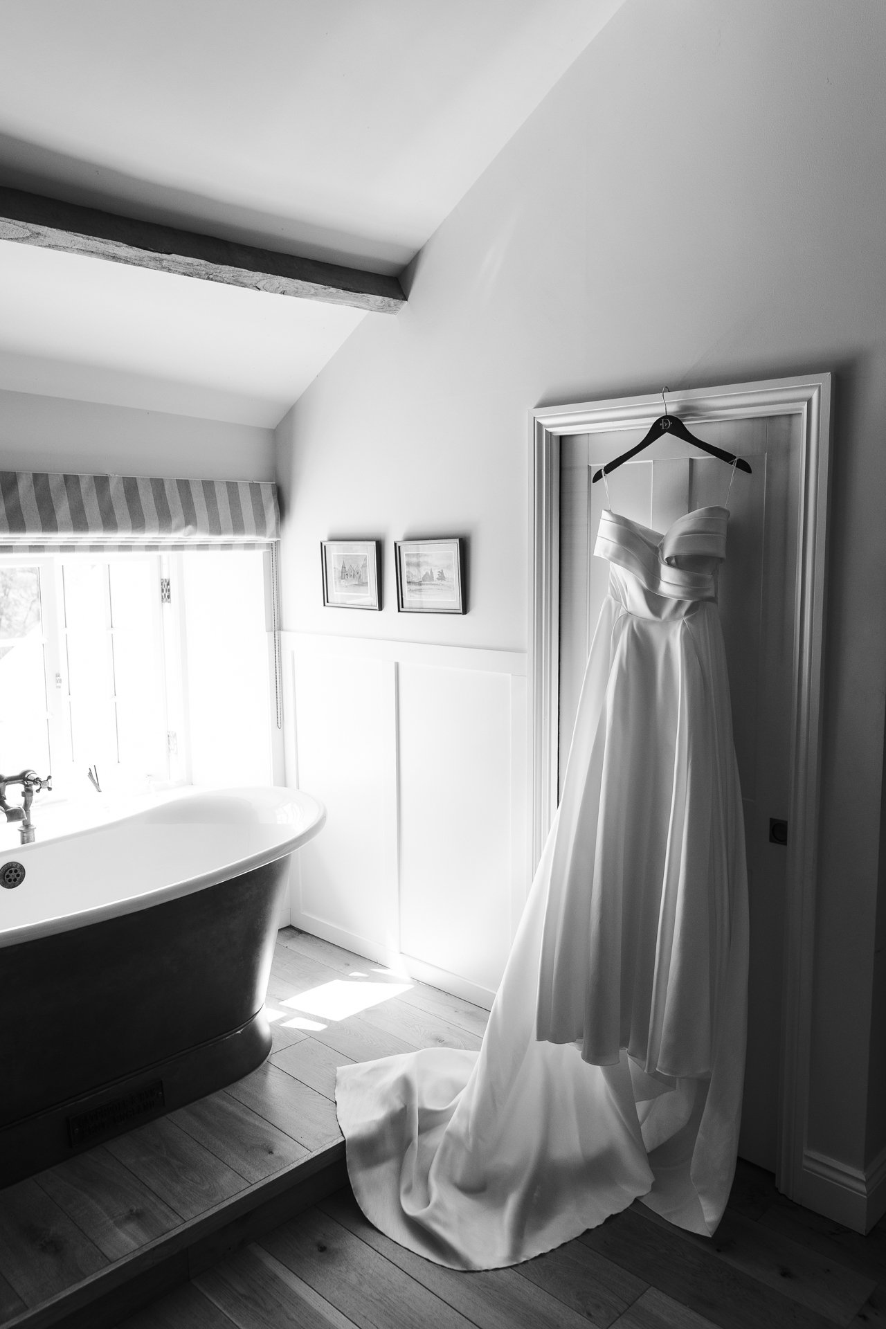 Cotswold wedding photographer-287.jpg