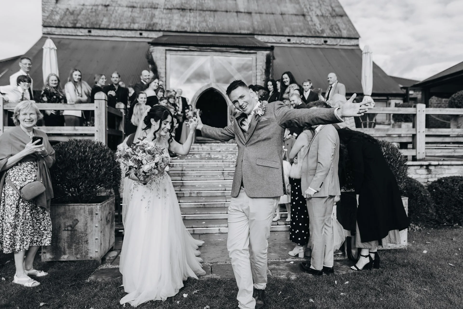 Cotswold wedding photographer-196.jpg
