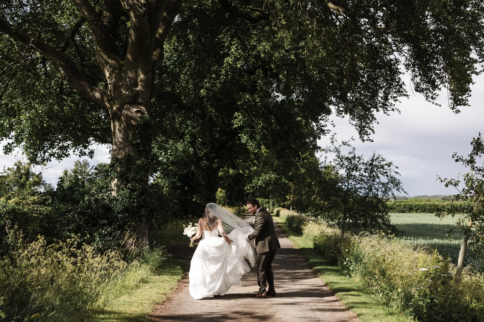 Cotswold wedding photographer-342.jpg