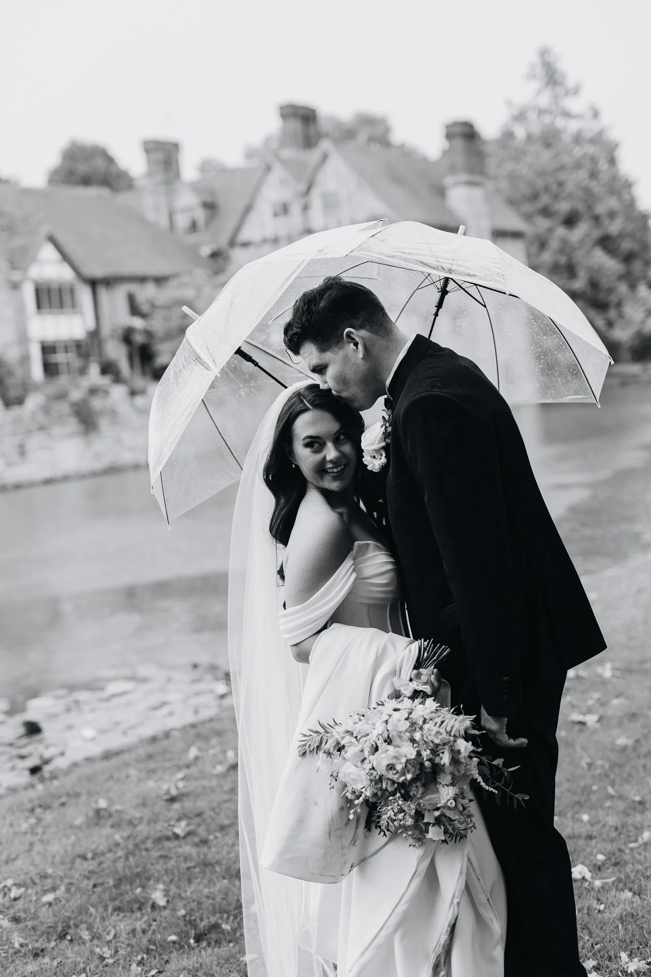 Cotswold wedding photographer-144.jpg