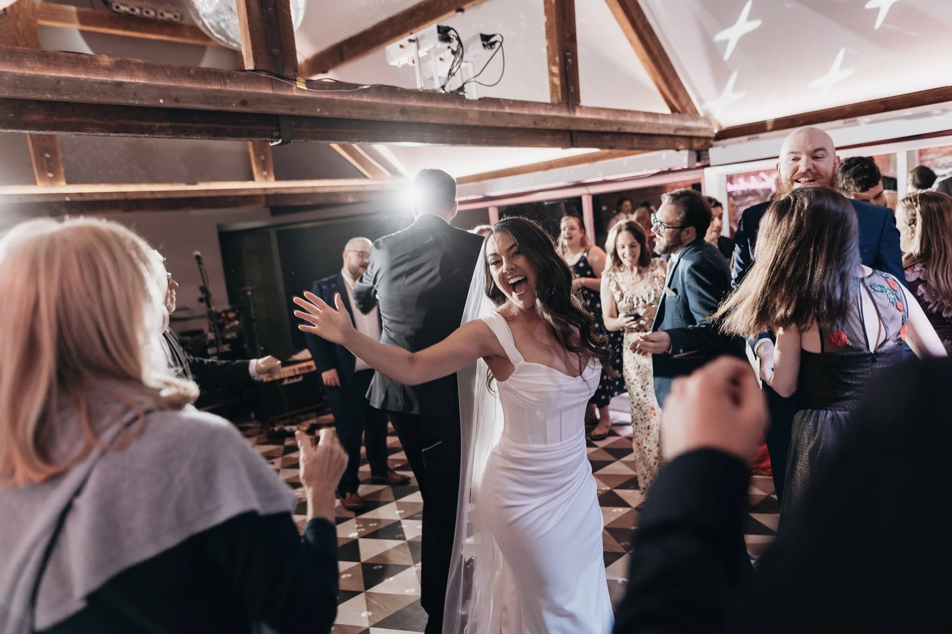 Cotswold wedding photographer-146.jpg