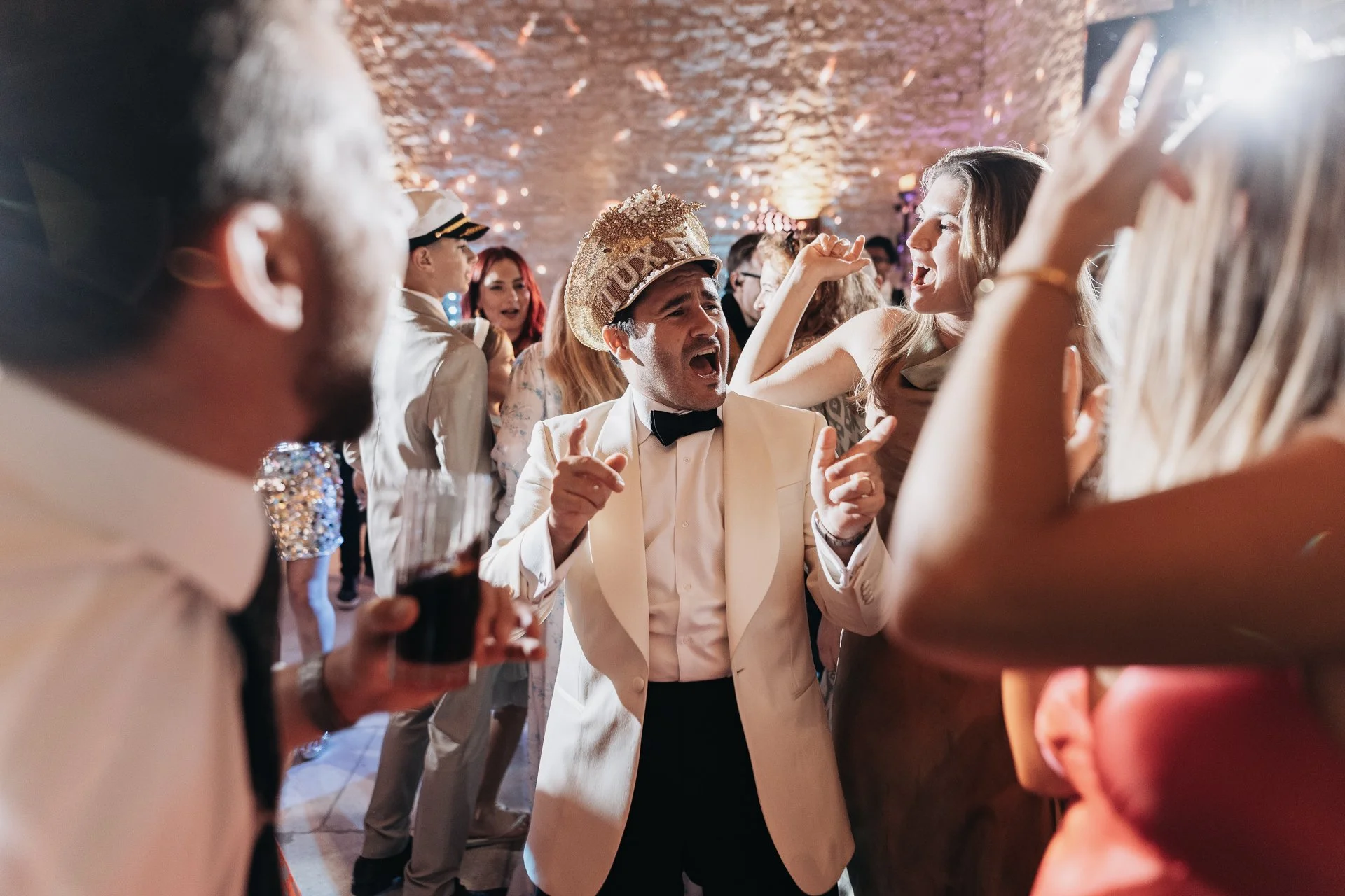 Cotswold wedding photographer-137.jpg