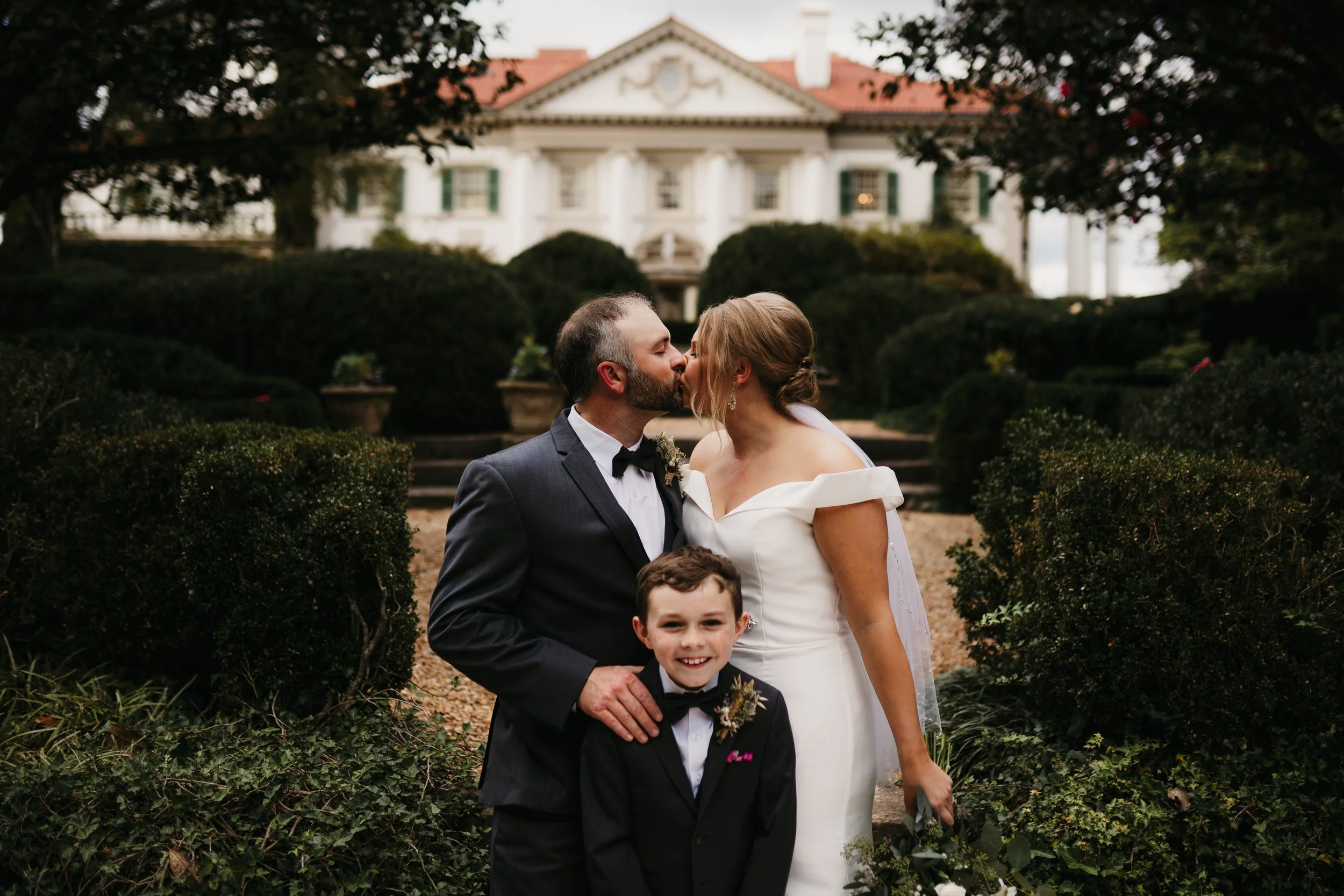 Mansions and manors in Georgia wedding photography, southern plantation estate wedding, country club wedding photos