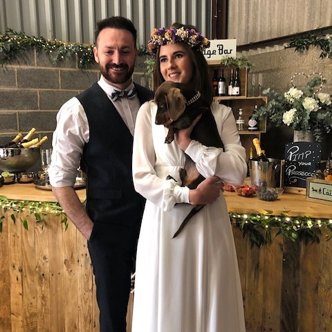 Lovely to have fur babies at your wedding, they are always welcome at The Carriage Bar 🐾 #mobilebar #weddingdogs