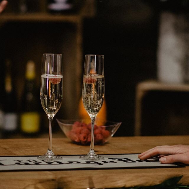 Happy New Year from The Carriage Bar.  Now we are into 2020 event planning is in full swing, we look forward to putting the fizz into your events this year 🥂 #mobilebar #2020weddings #eventsandparties2020