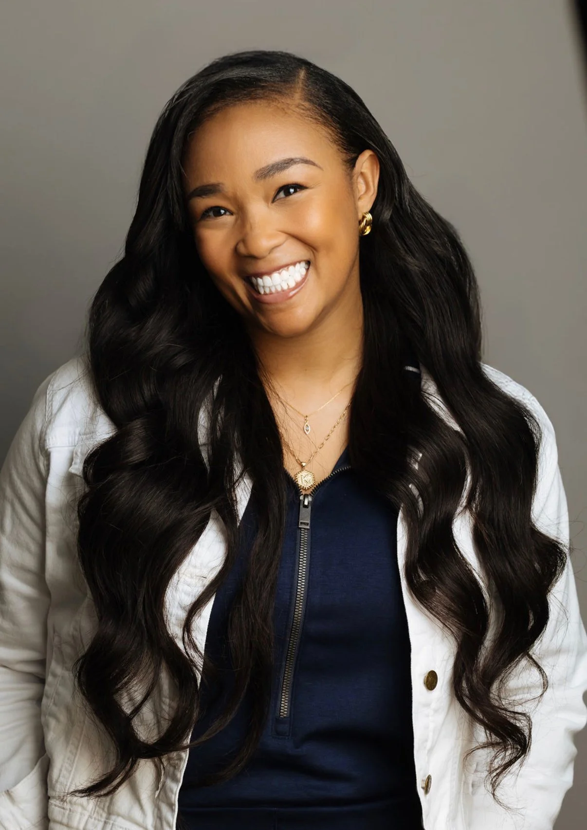Kelly Headshot