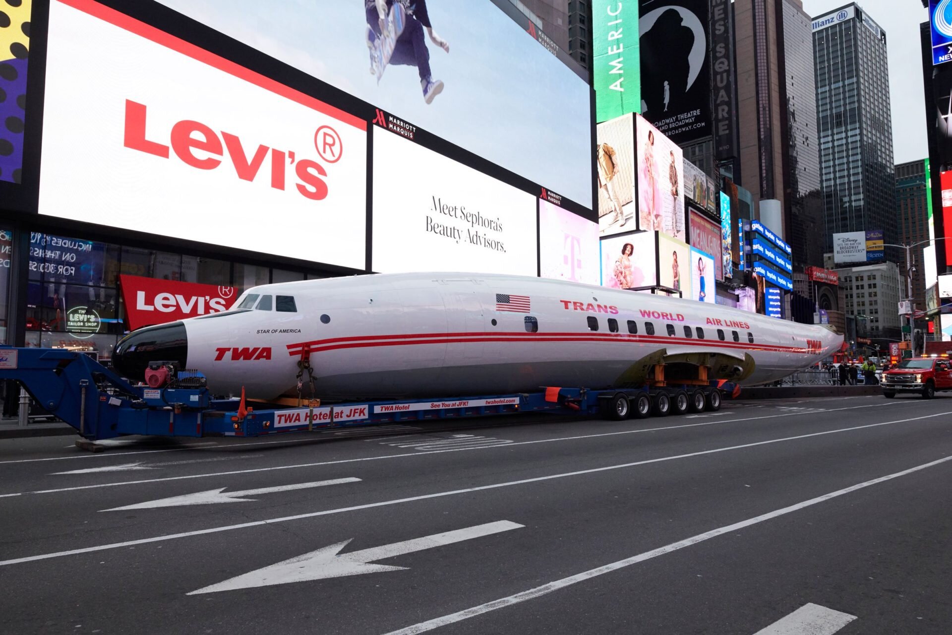 09_twa-hotel_connie-in-times-square_web.jpg