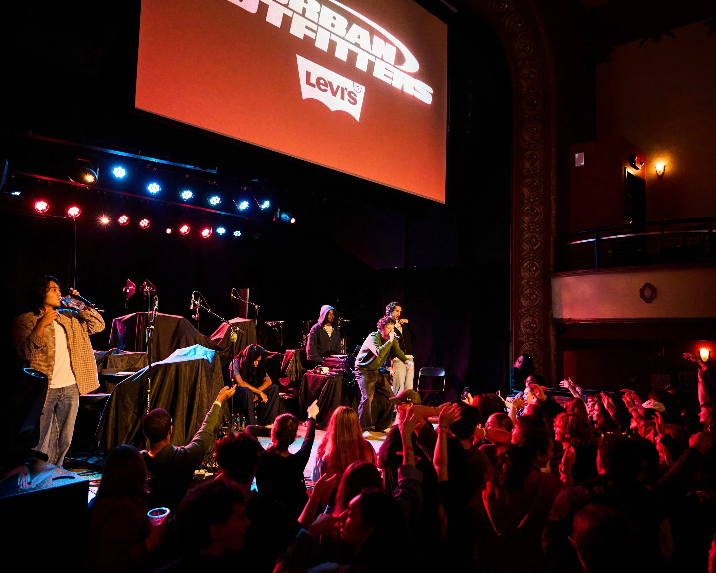 Game day looks better with @urbanoutfitters and @levis 🏈🔥 Sharing a few snaps from the most recent stop on the tour in Madison, WI.

Another year of celebrating college game day culture and producing unforgettable moments for Urban Outfitter&rsquo;