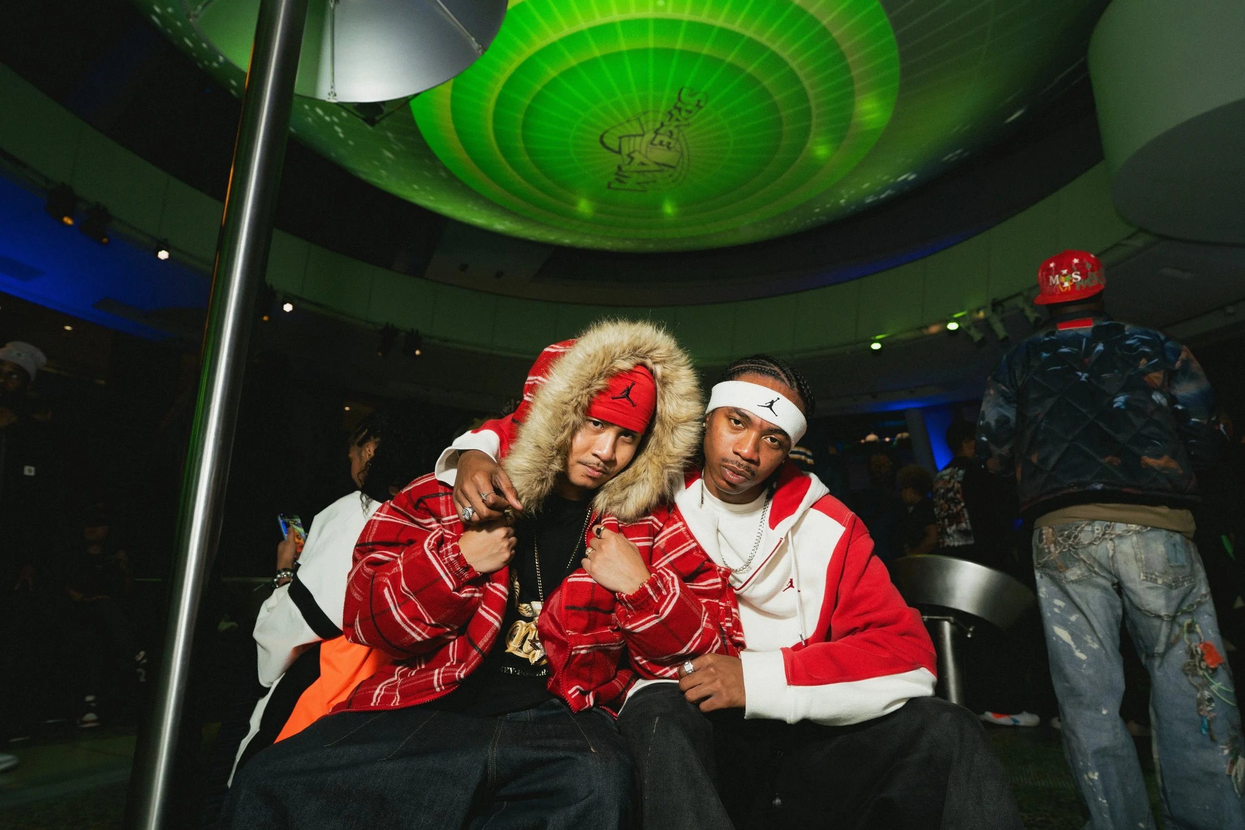 Night Jam at the museum. 🪐🏀

The celebration of #SpaceJam30 continued in NYC. IDEKO was proud to bring @jumpman23 x @looneytunes&rsquo; Night Jam to life at the iconic American Museum of Natural History, celebrating 30 years of Space Jam and the la