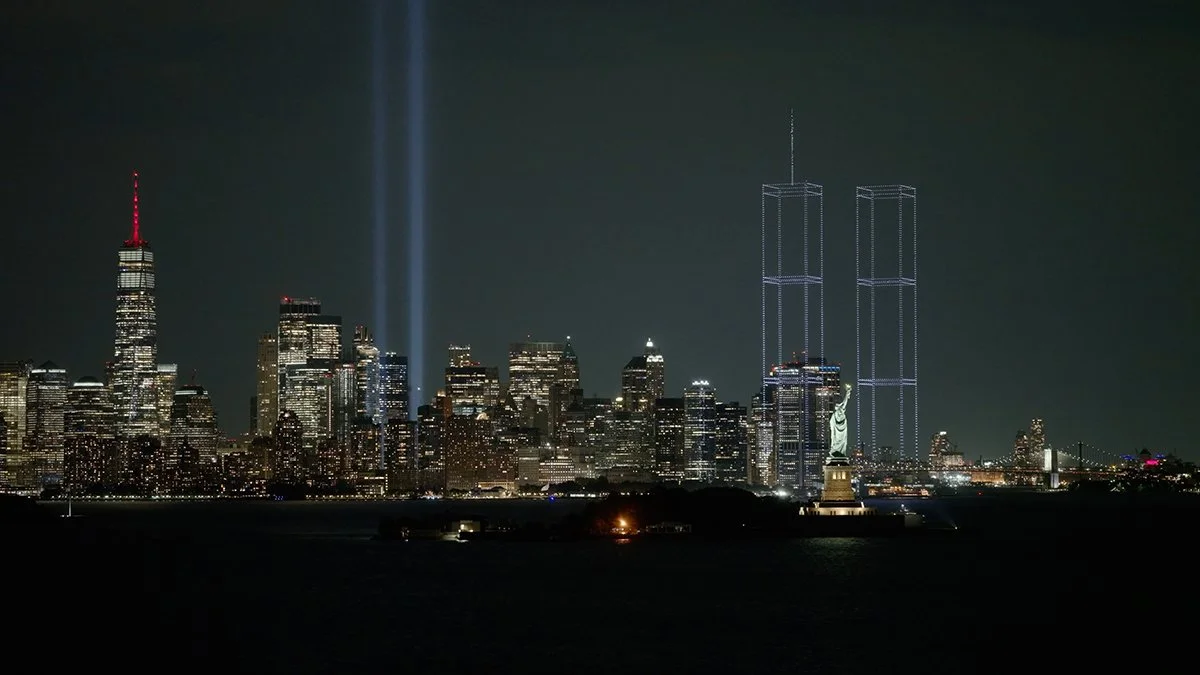 2977 Lights Statue of Liberty.jpg