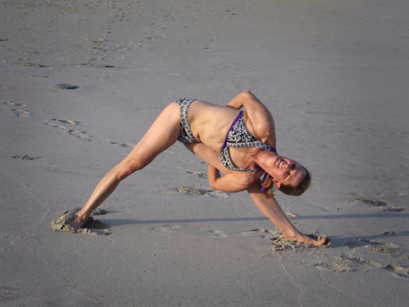 The Best Ways to Practice Yoga on the Beach – Panama Jack®