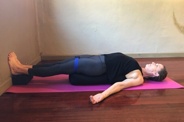 How To Practice Bridge Pose (Setu Bandhasana) and What are Its Benefits :  Ray Yoga Studio