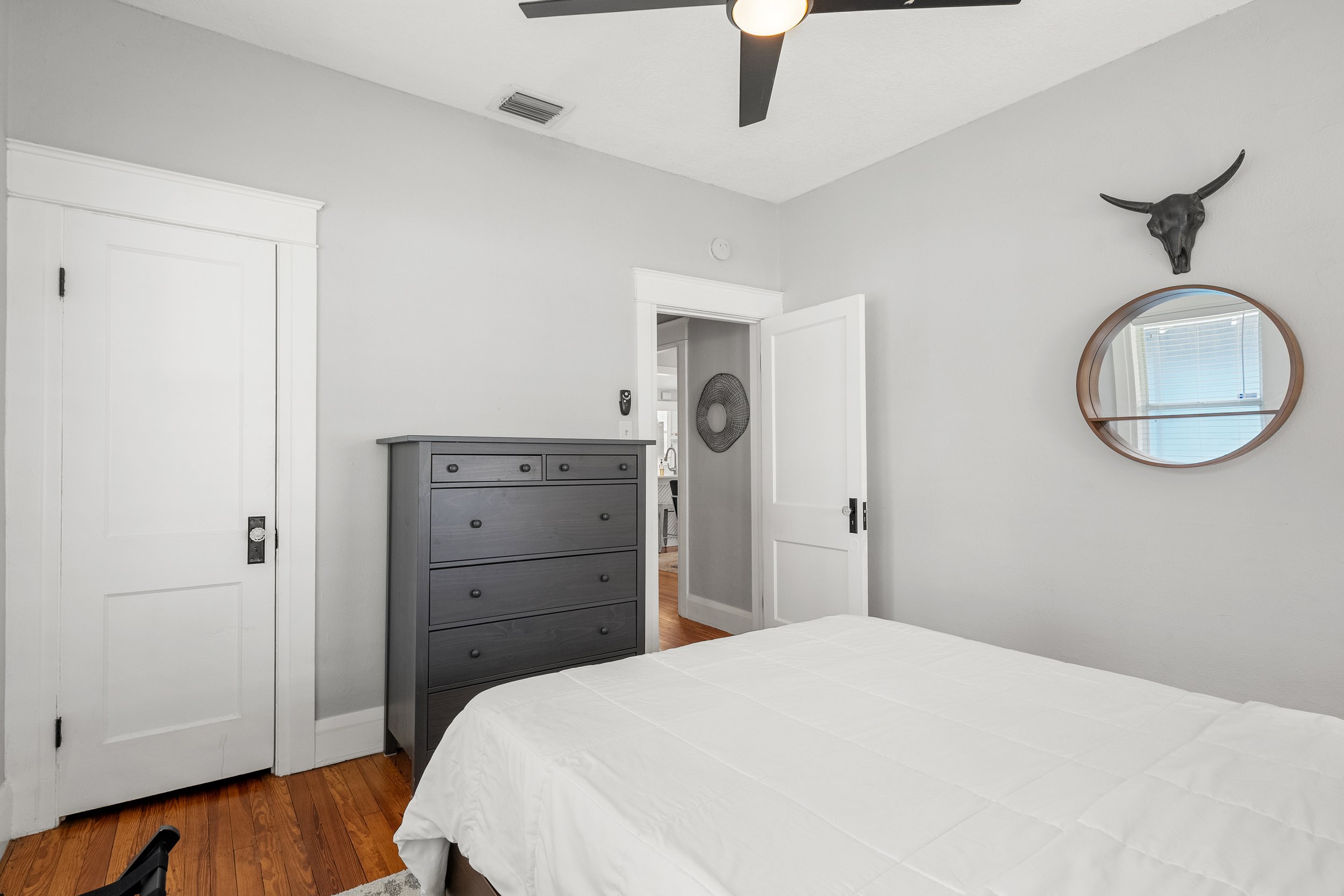 5707 N Taliaferro Ave-seminole heights-tampa-bedroom 3 to hallway.jpg