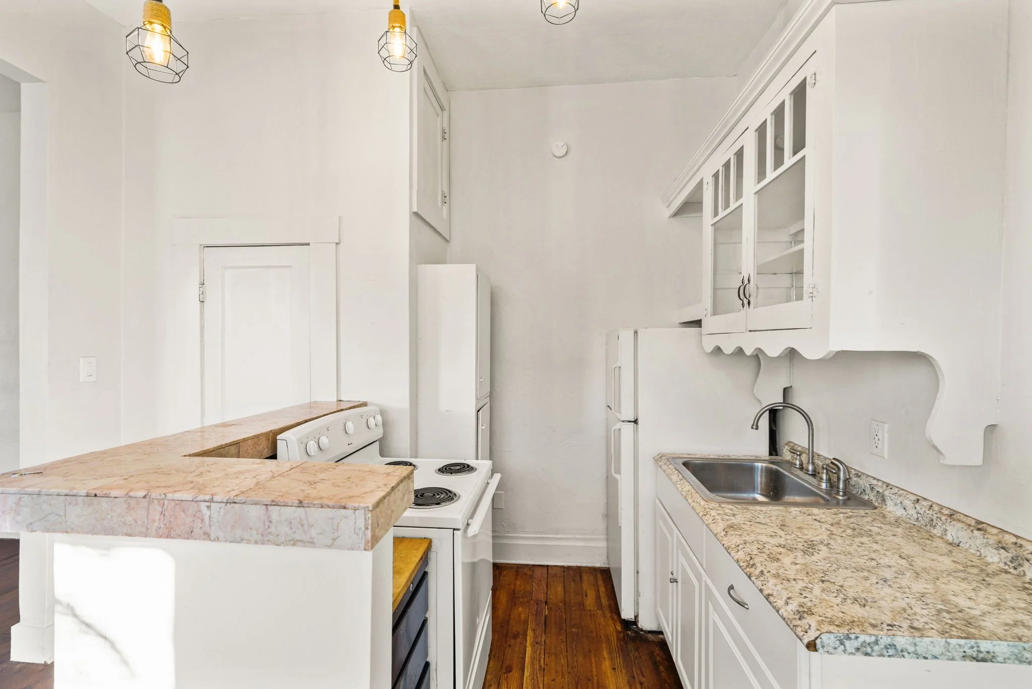 501 E Floribraska Avenue-The Grimsdale Group-Tampa Heights-Tampa Urban Core-Ybor City-south unit kitchen 5.jpeg