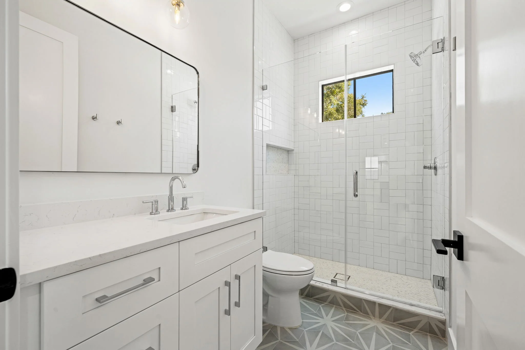 1024 E 22nd Avenue-The Grimsdale Group-V.M. Ybor-Ybor City-HRC Homes of Tampa Bay-bathroom-3 1.jpg