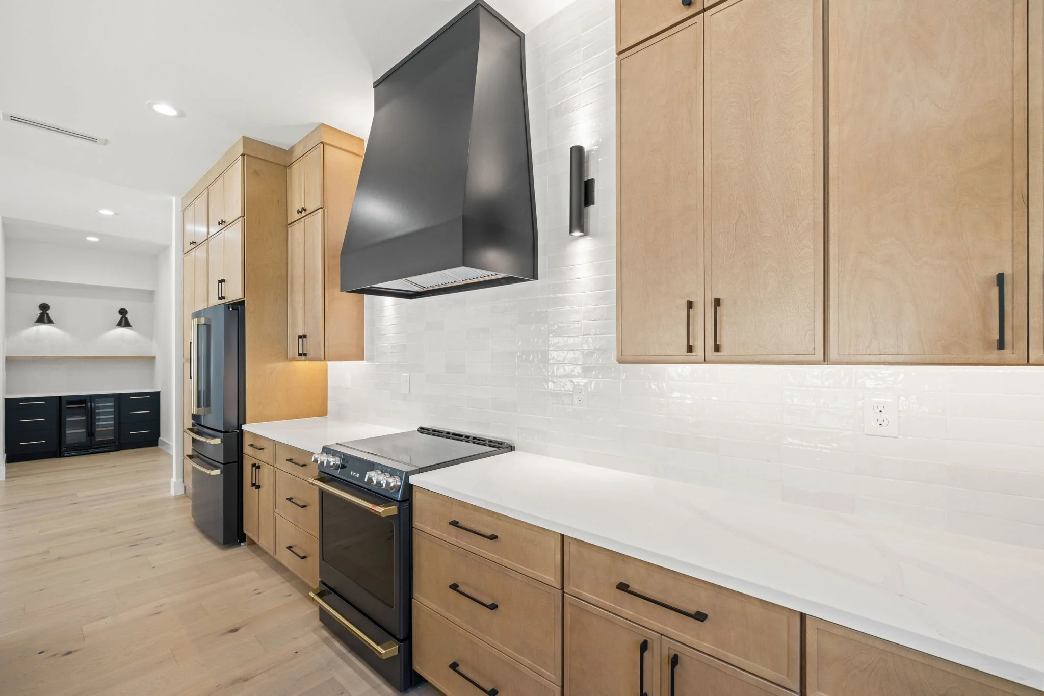 1024 E 22nd Avenue-The Grimsdale Group-V.M. Ybor-Ybor City-HRC Homes of Tampa Bay-kitchen 4.jpg