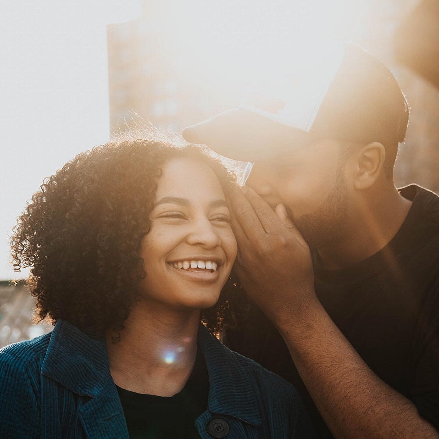 the sun has awoken from its slumber to shine it&rsquo;s gorgeous golden light on my couples. ⁣
⁣
lol that was a corny statement but i mean cmon bro. just swipe through the photos and tell me that sunlight isn&rsquo;t killerrrrrr??? plus, demetri &amp
