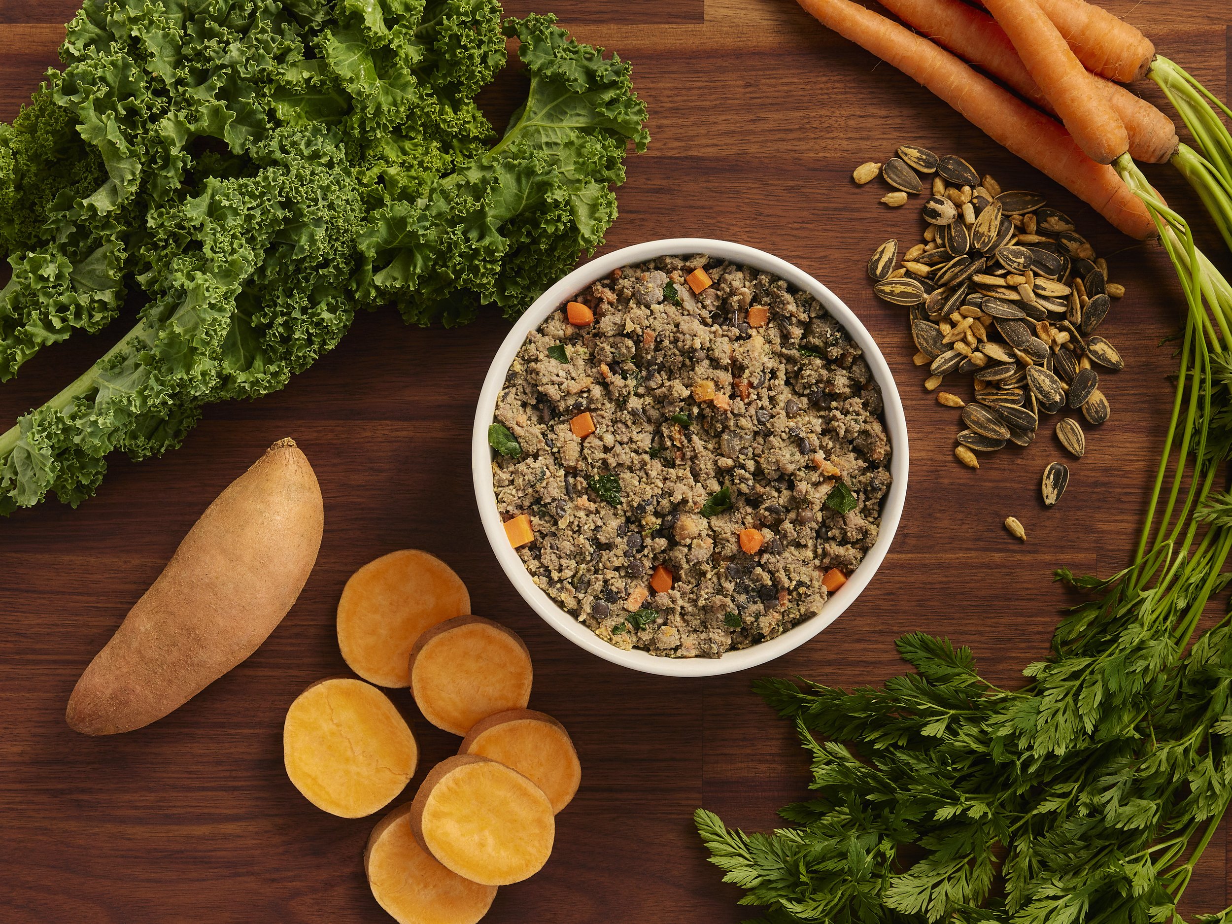 2023-03-08-the farmers dog-0583-recipe-ingredients-beef-bowl-main.jpg