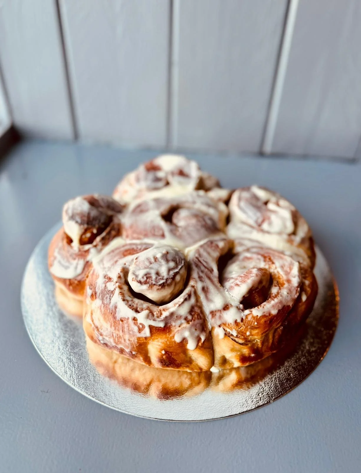 Tear and Share Cinnamon Bun (Serves 6)