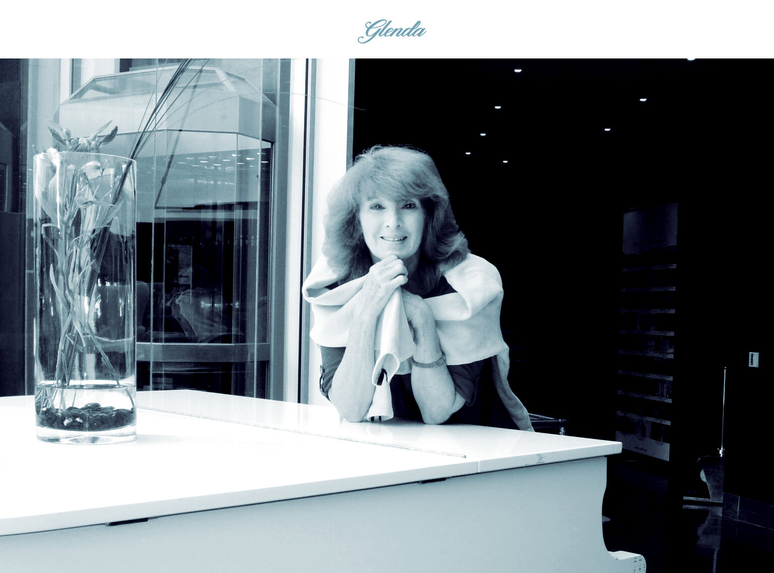 Glenda-at-piano-duotone.jpg