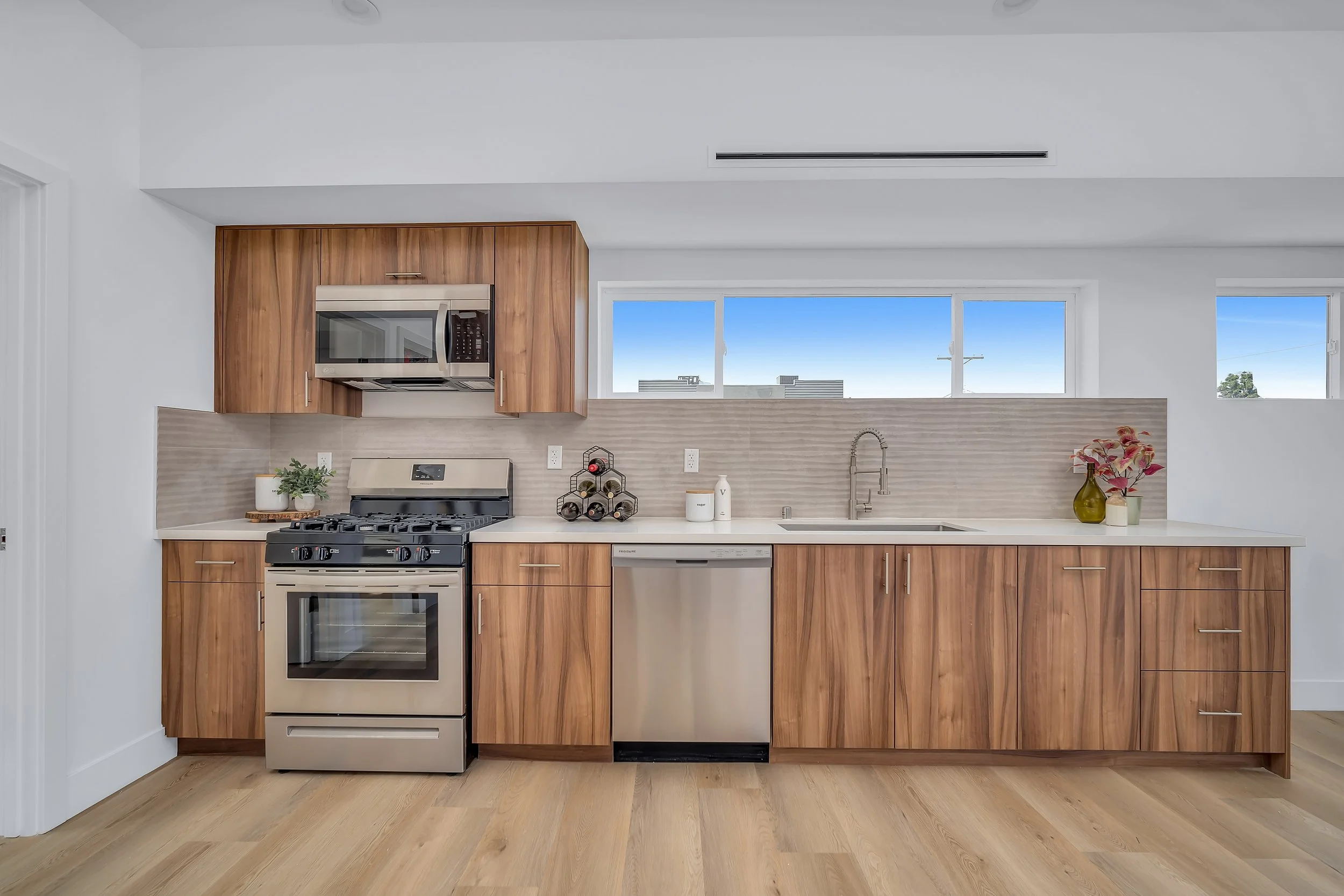 5637 Klump Ave Full Resolution-16.jpg