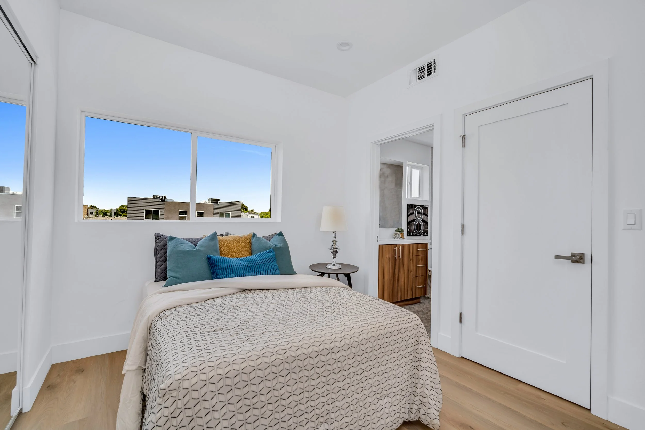 5637 Klump Ave Full Resolution-23.jpg