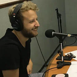 profile r.jpg