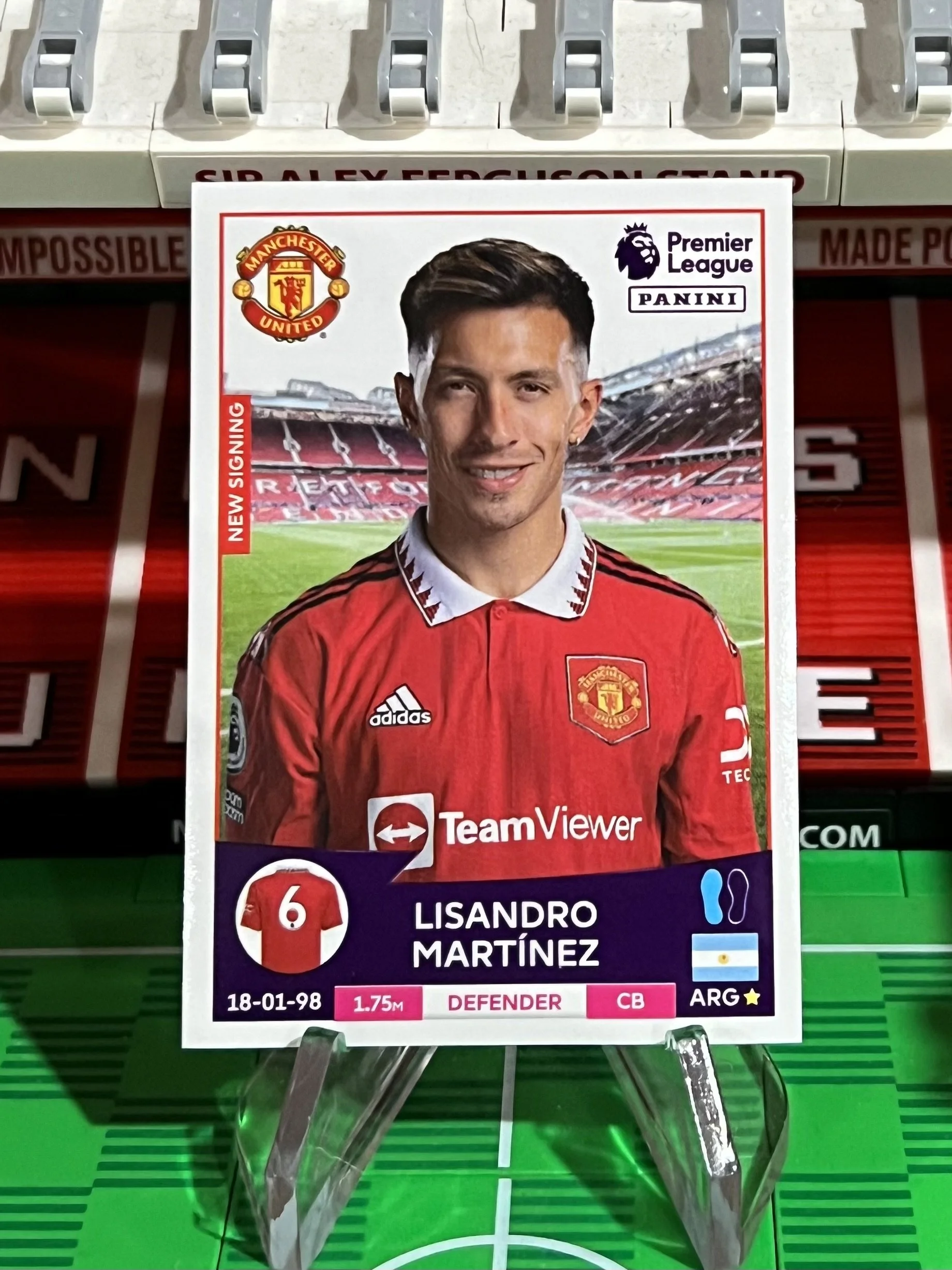 lisandro martinez 2023 panini sticker
