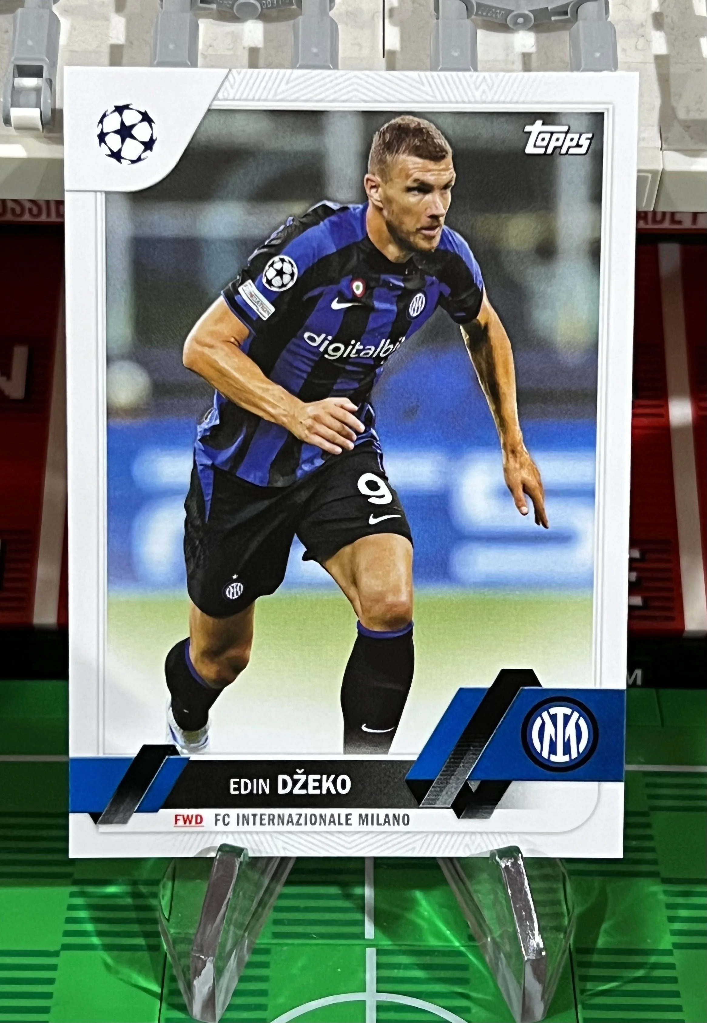 edin dzeko 2023 Topps UEFA Club Competitions Card