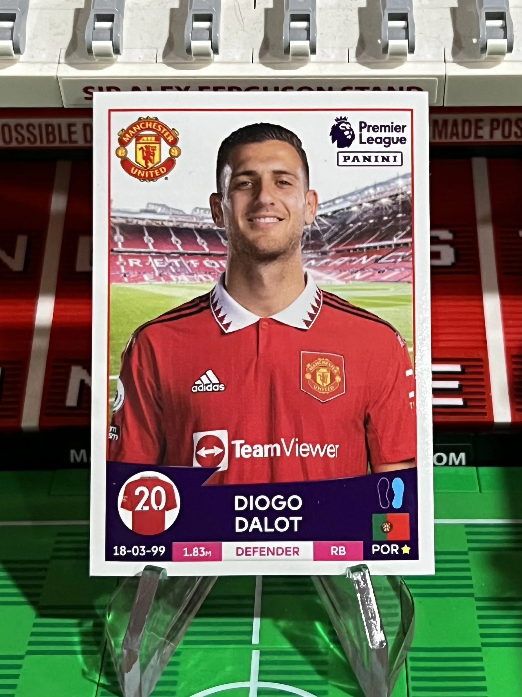 diogo dalot 2023 panini sticker