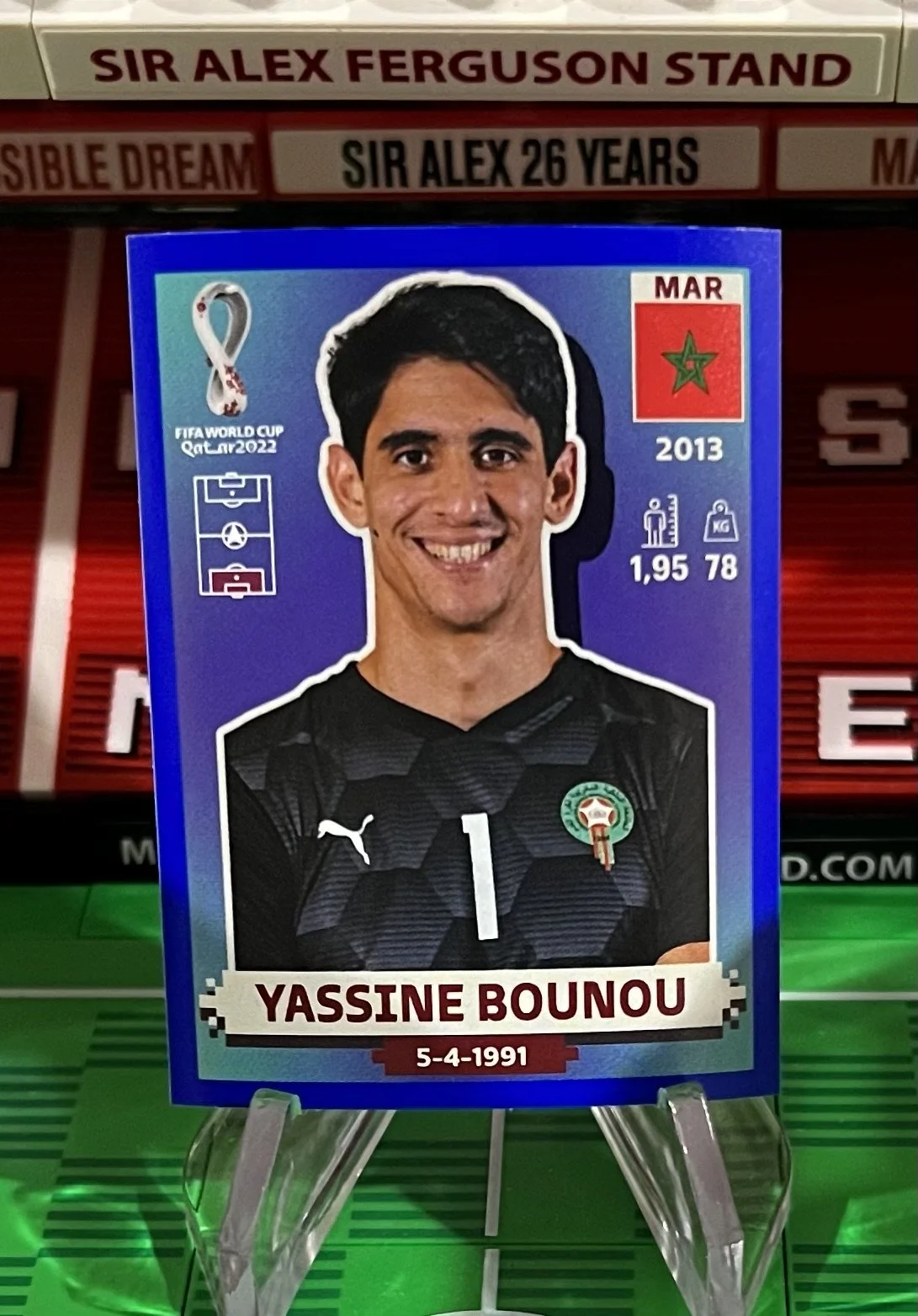 yassine bounou world cup qatar panini sticker.