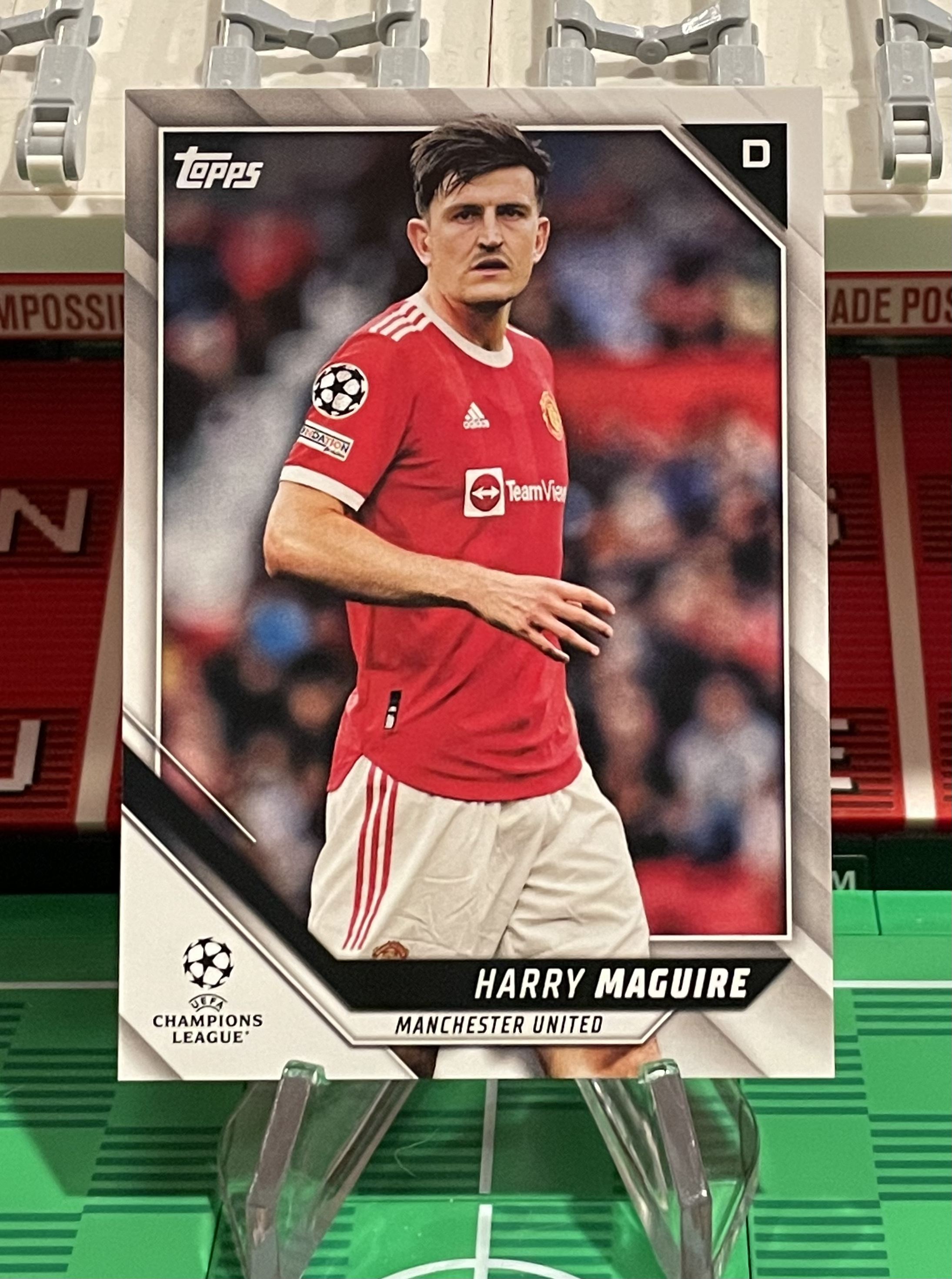 harry maguire 2022 topps uefa champions league card