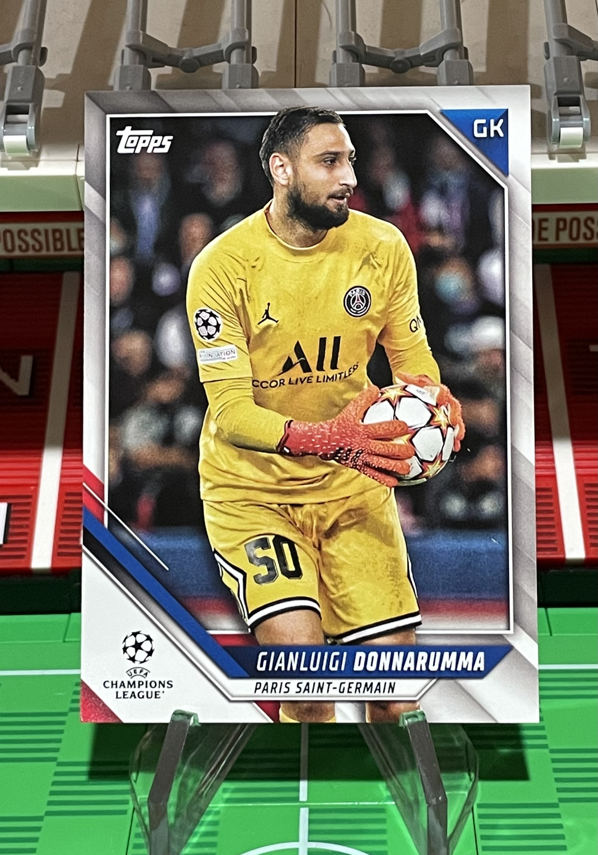 gianluigi donnarumma 2021:22 Topps UEFA Champions League Card