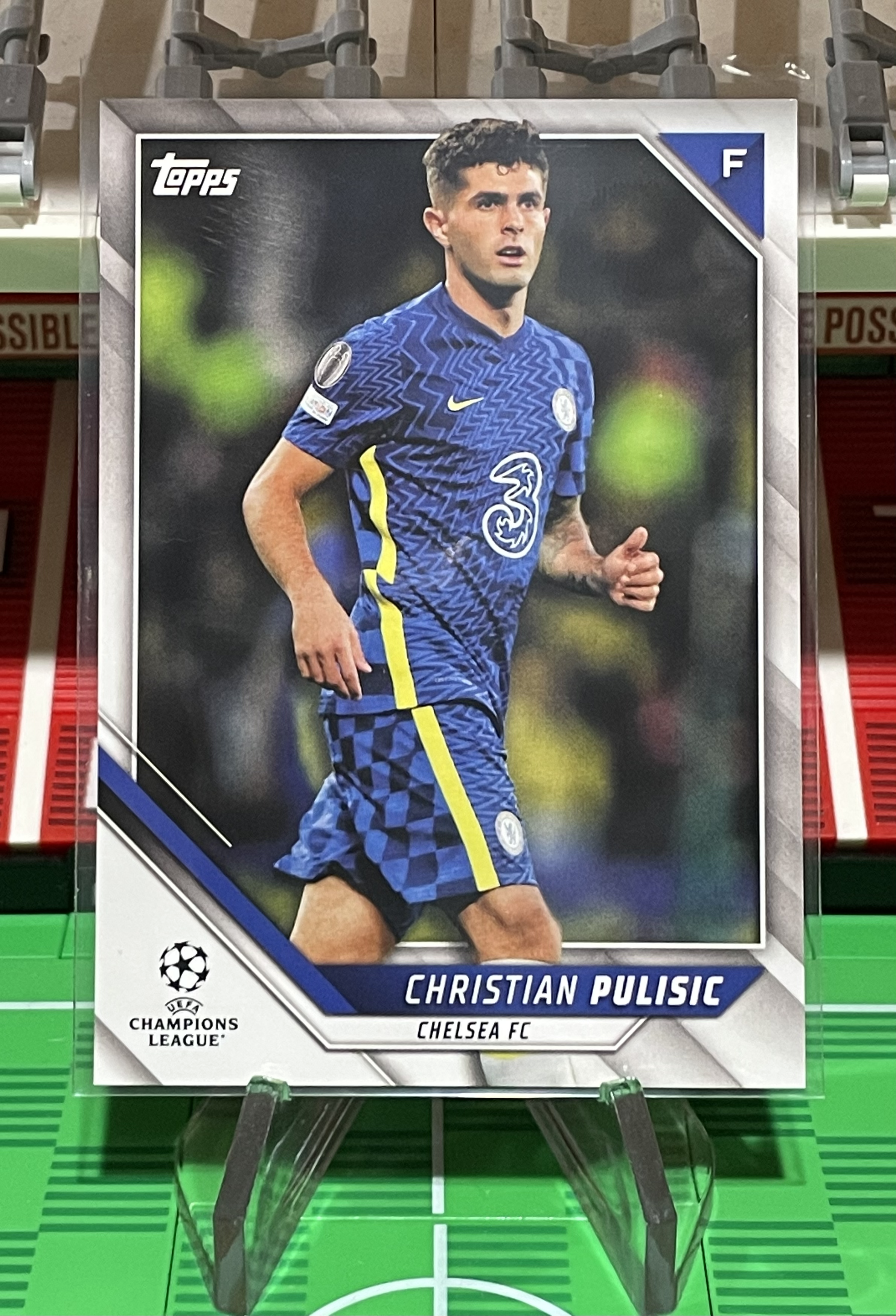christian pulisic 2021-22 topps uefa champions league card