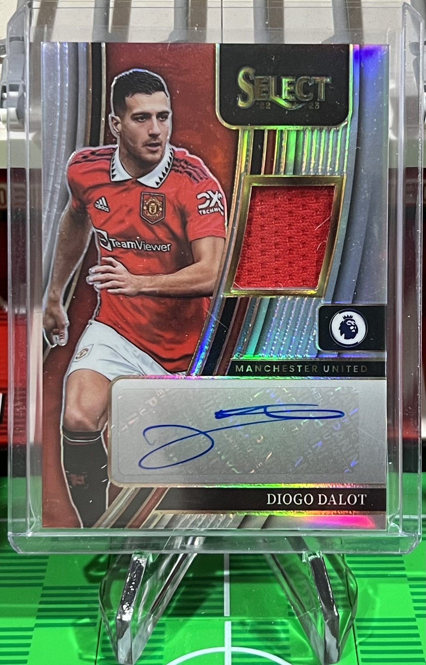 diogo dalot 2023 Panini Select patch autograph Card