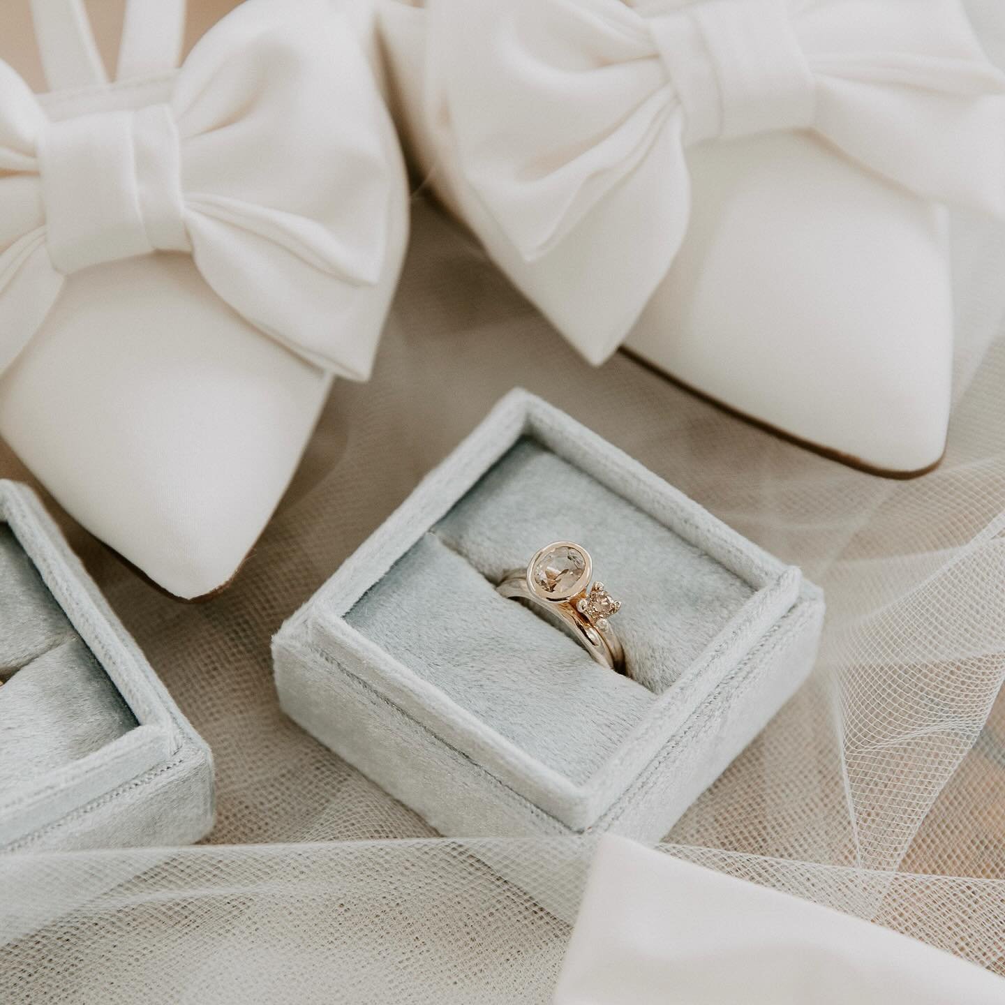 Some stunning detail shots of our wedding rings, taken by the talented Maddi @__lovedup 

My engagement and wedding rings were in solid 14 carat gold, whilst Giulio&rsquo;s wedding band was solid 18 carat. There is no right and wrong when it comes to