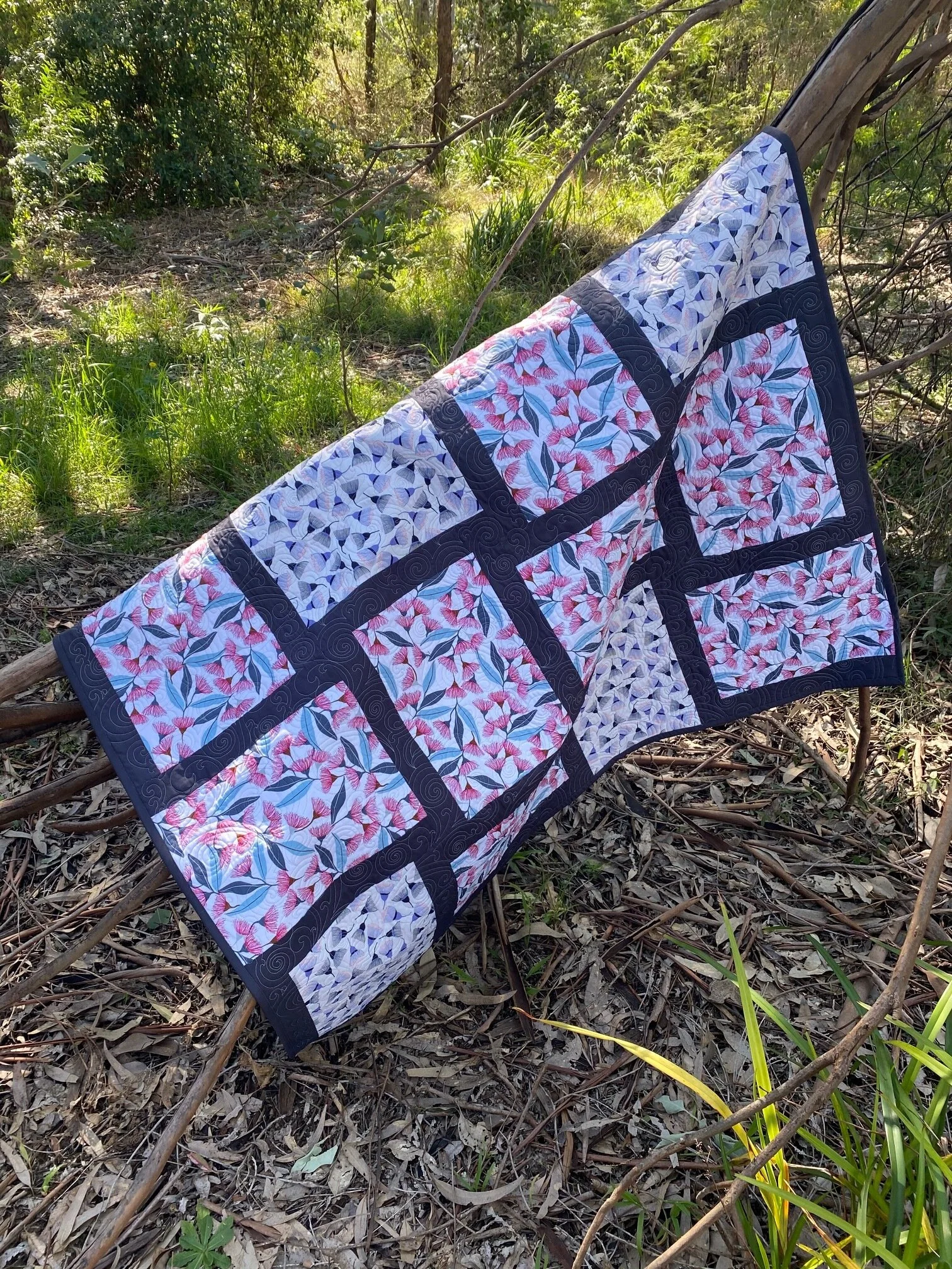 Australia Bush Gumnut Print Lap Quilt