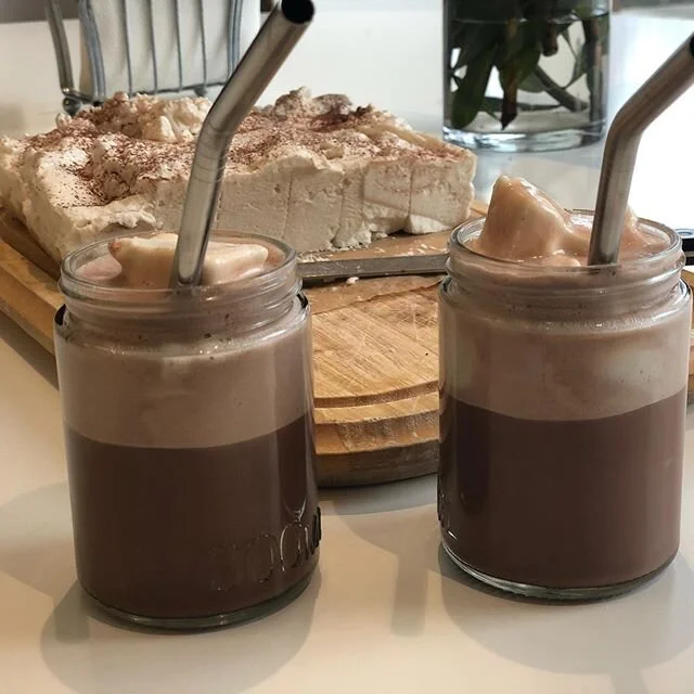 Marshmallows with no crap!!! All you need is grass fed Gelatin, maple syrup &amp; vanilla and a bit of arrowroot flour for dusting and so it won&rsquo;t stick  @sweetlaurelbakery @gelatinaustralia 
#nonasties #nobetterdobetter #healthysnack #gelatin