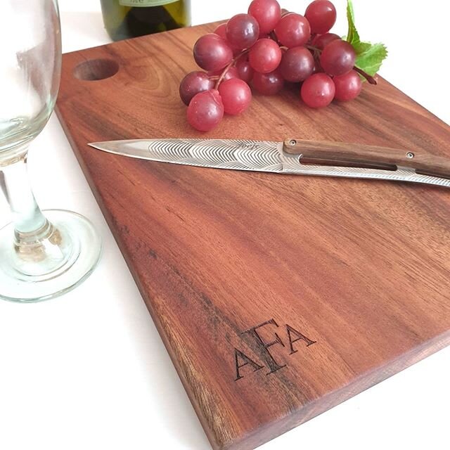 FATHER'S DAY!
Custom Engraved Boards ordered by 6:00 PM Monday 15 June are GUARANTEED delivery BEFORE Father's Day!
We have many custom engraving styles to choose from. Our boards are SOLID sustainable hardwoods cut during landscaping in SG. T
