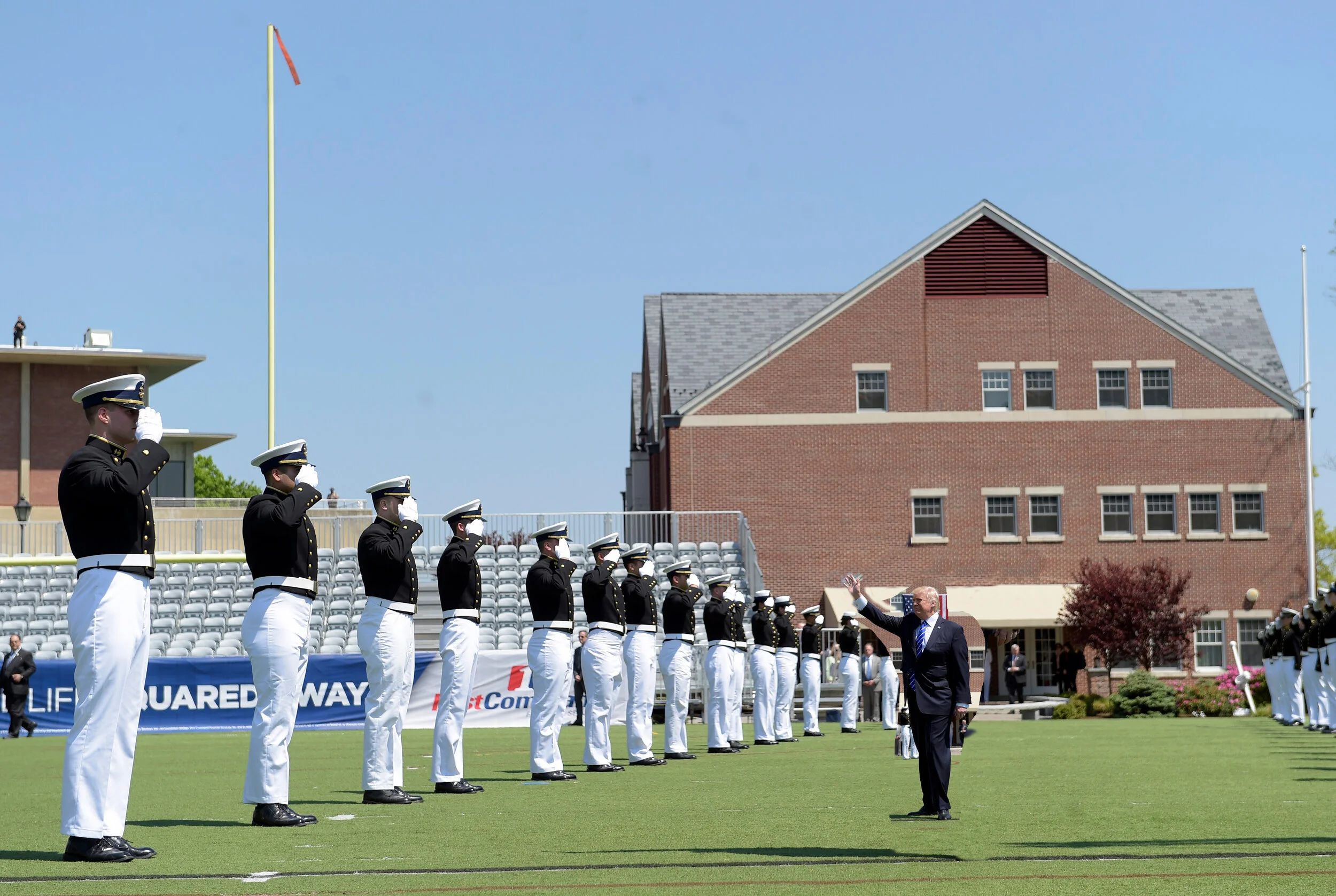 trump-coast-guard-academy-1495039511.jpg