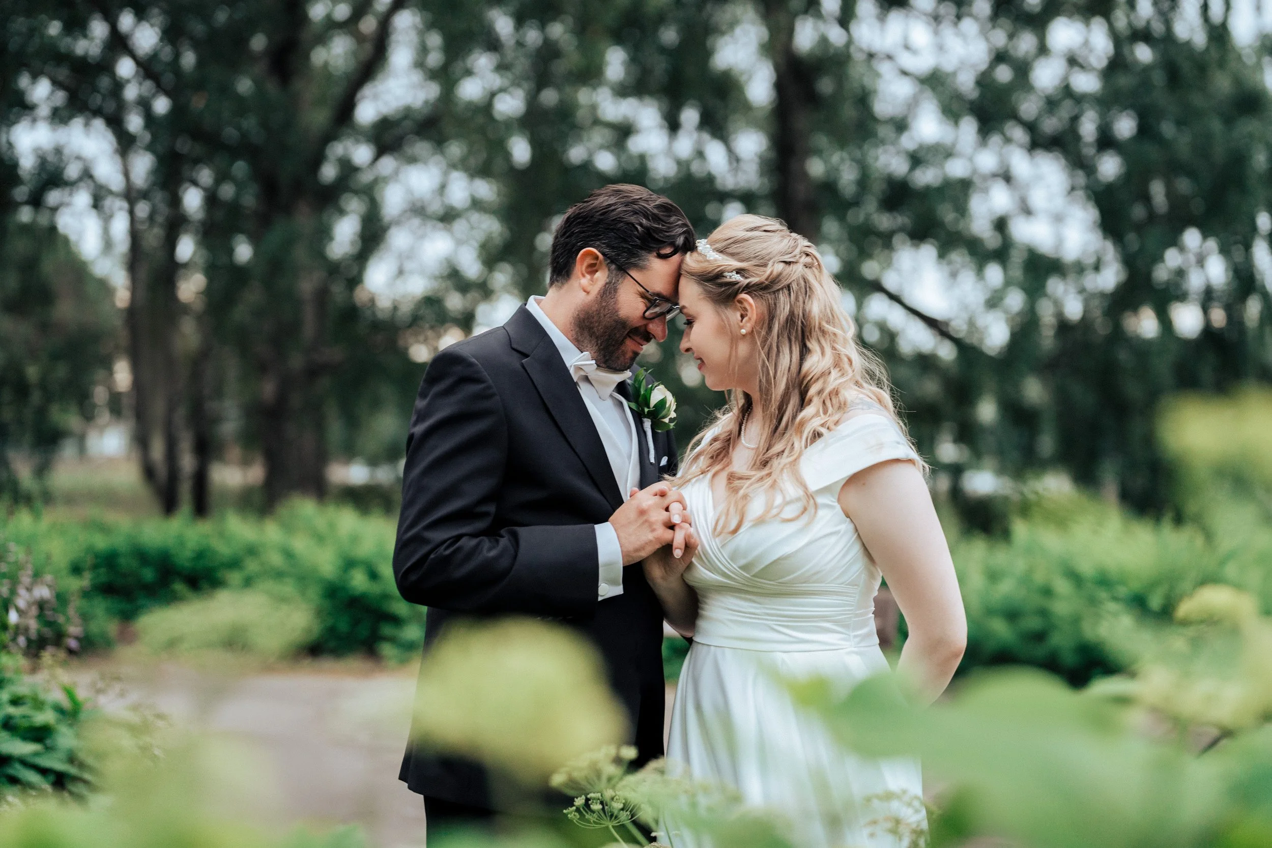 Hääpotrettikuvaus - Johanna &amp; Devendra | Kalastajantorppa, Helsinki | Hääkuvaaja SAMI TURUNEN