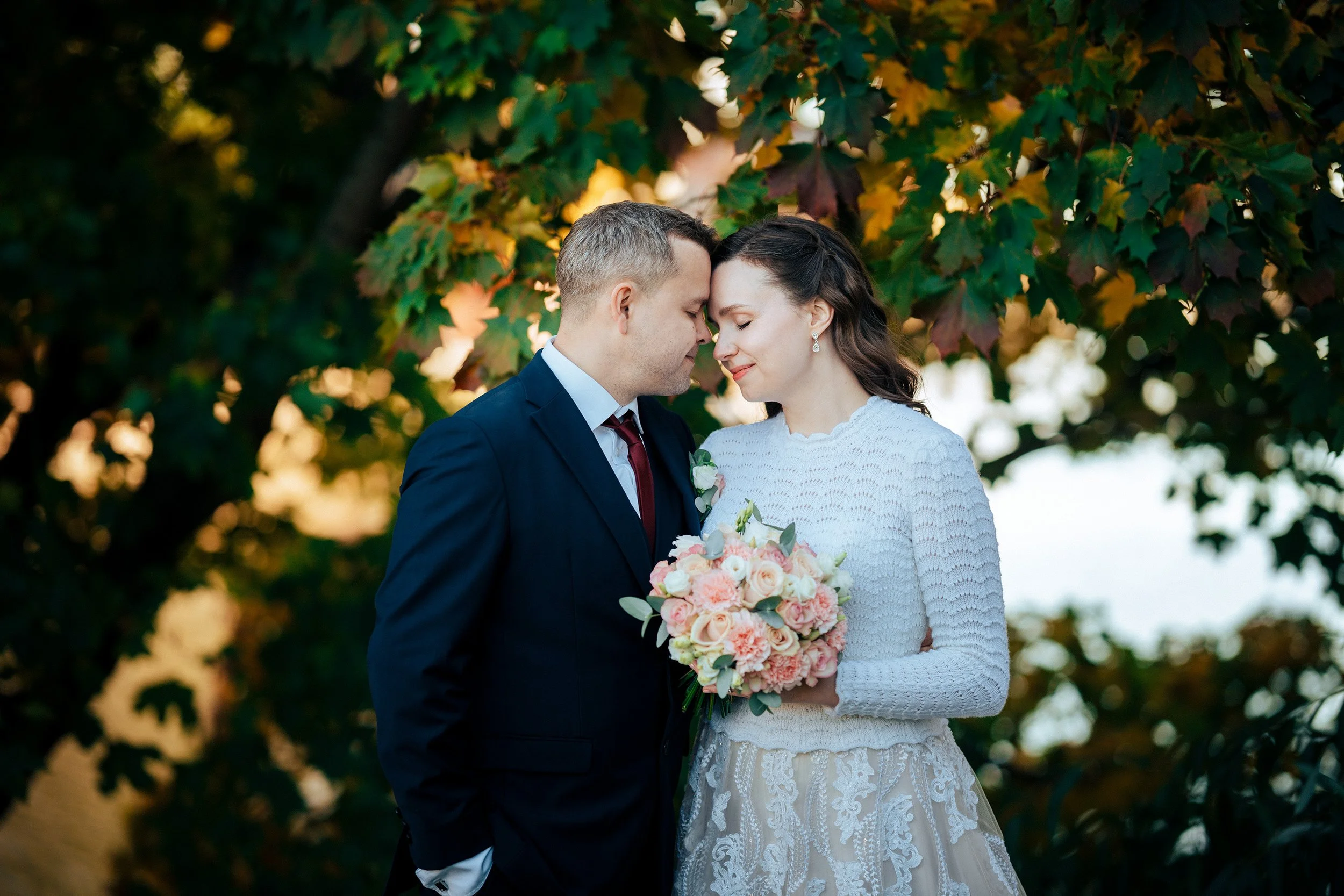 Hääpotrettikuvaus | Porvoonjoki, Porvoo | Marika & Juli  | Hääkuvaaja SAMI TURUNEN