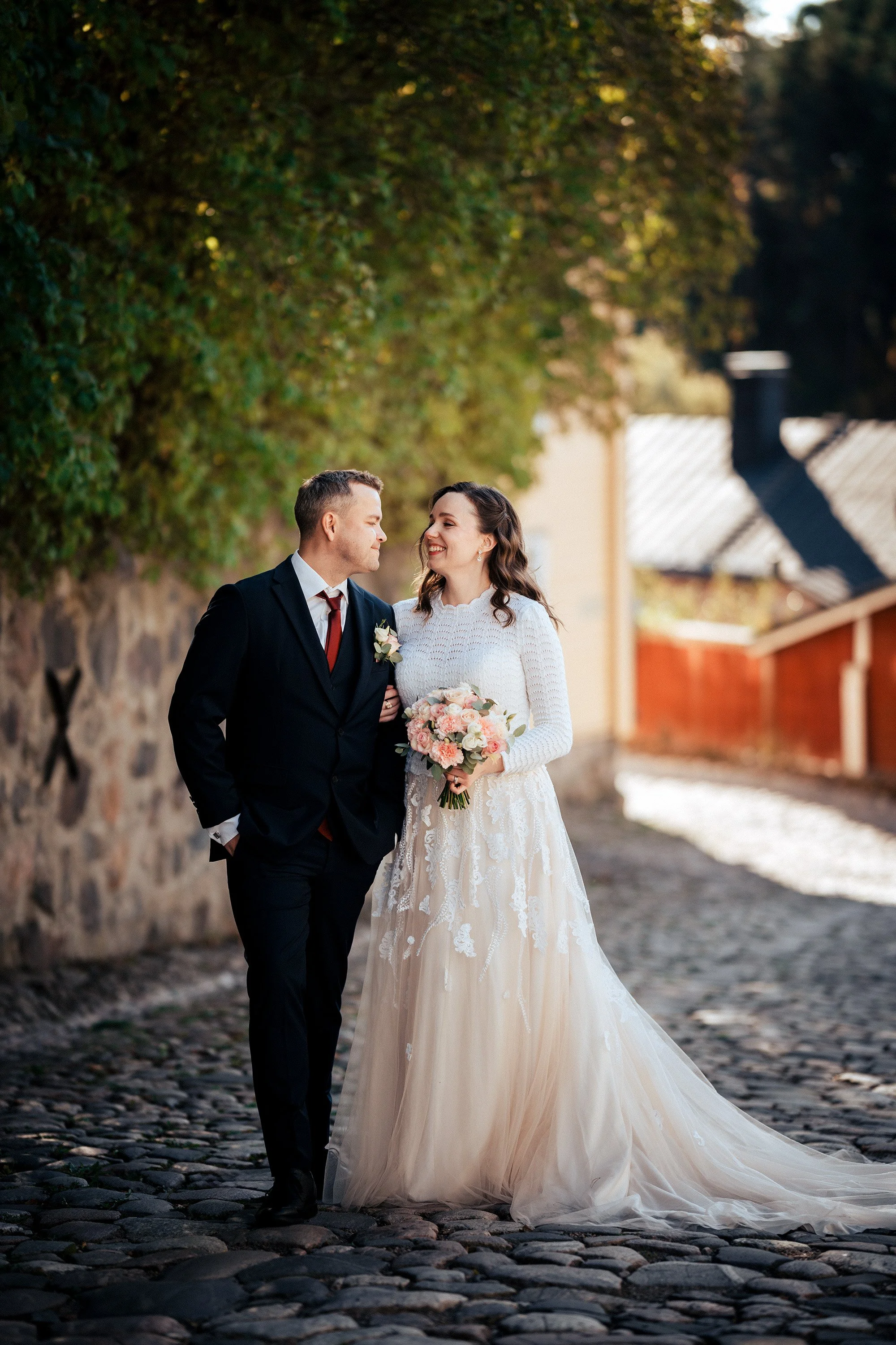 Hääpotrettikuvaus | Porvoon kirkko, Porvoo | Marika & Juli  | Hääkuvaaja SAMI TURUNEN