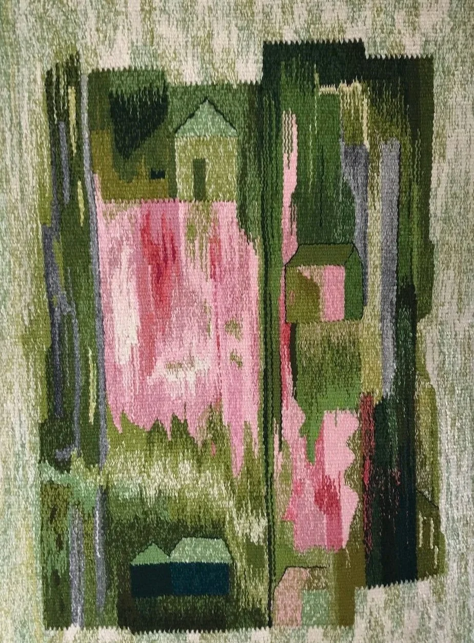 Håndvevd billedvev av Gro Moe med geometriske former i grønt, rosa og svart