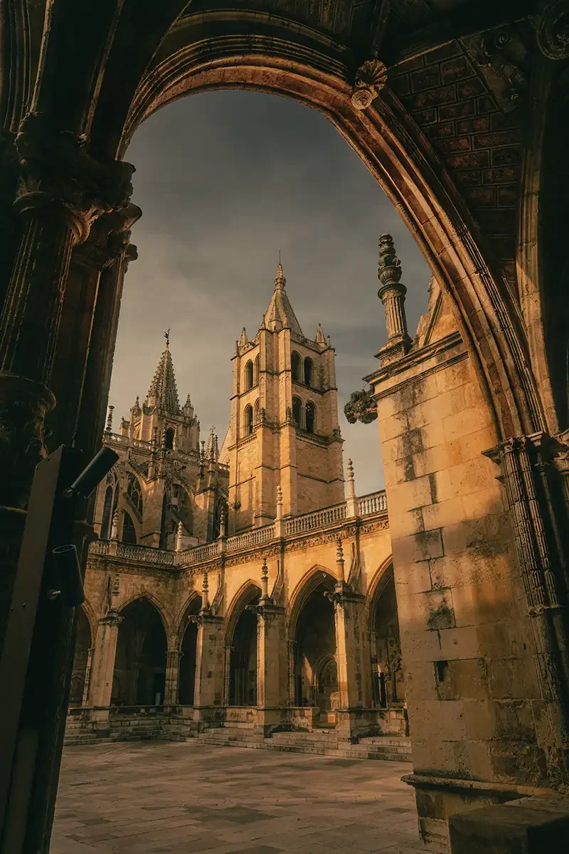 Leon-Cathedral-03 copy.webp