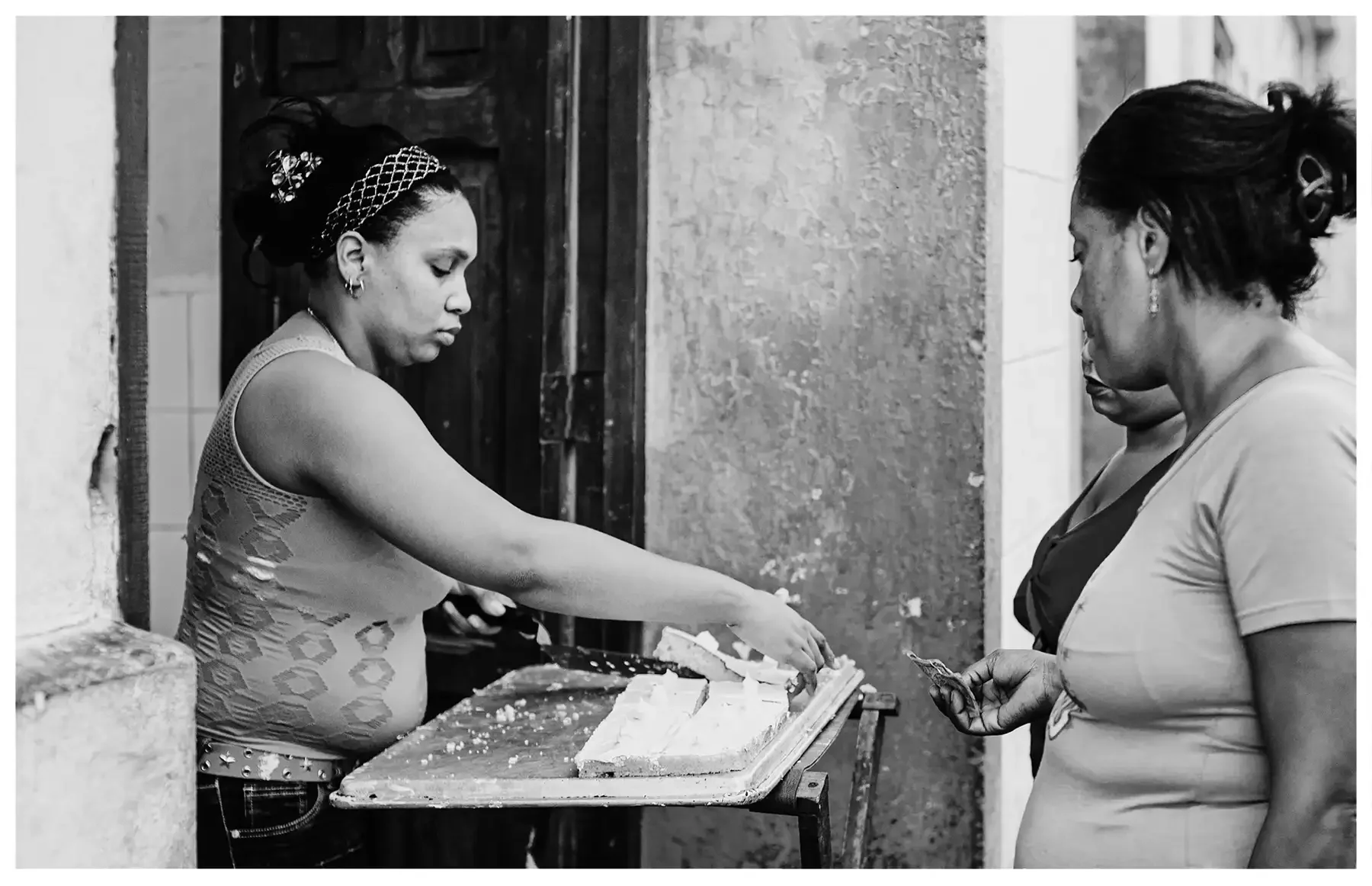 street-moment-02.webp